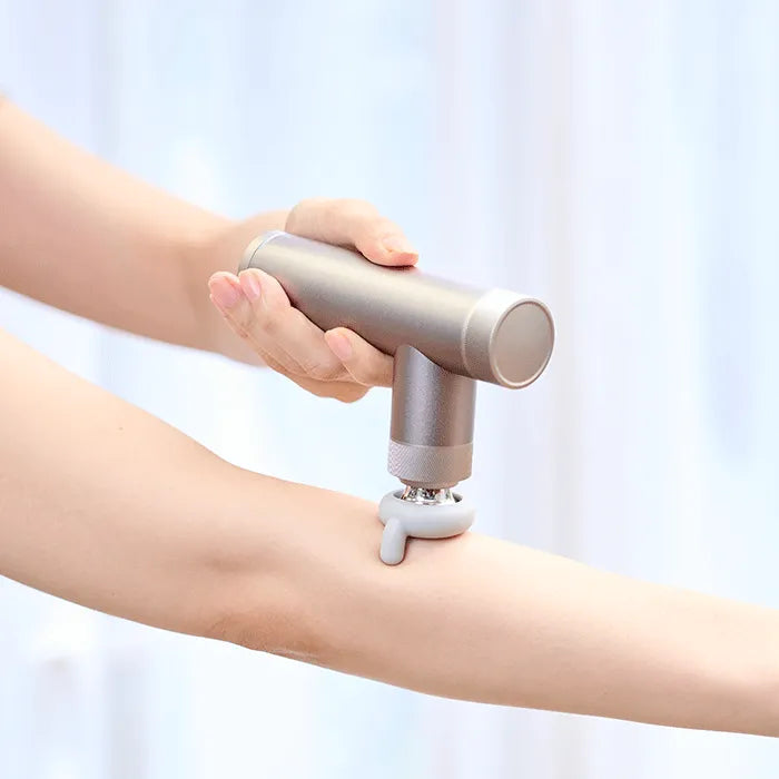 細長い筋肉を挟んで振動を与え、前腕や脊柱、アキレス腱の両側などに適しています。